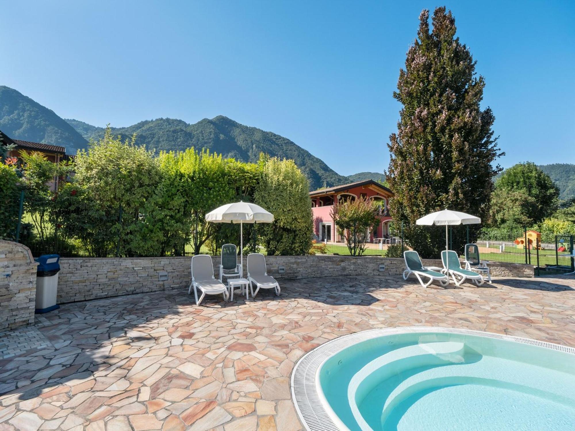 Spacious Apartment In Idro With Shared Pool Crone Luaran gambar
