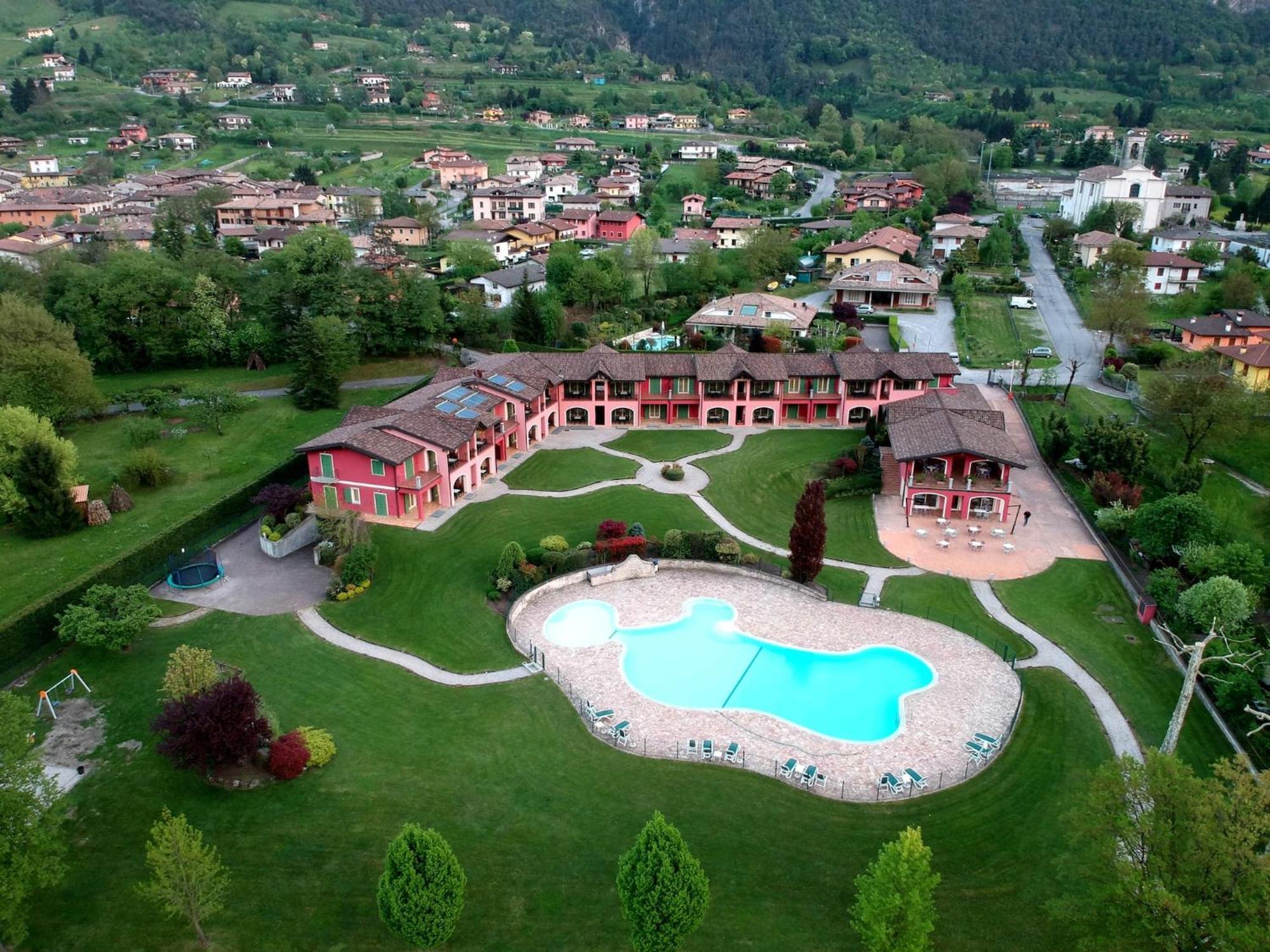 Spacious Apartment In Idro With Shared Pool Crone Luaran gambar