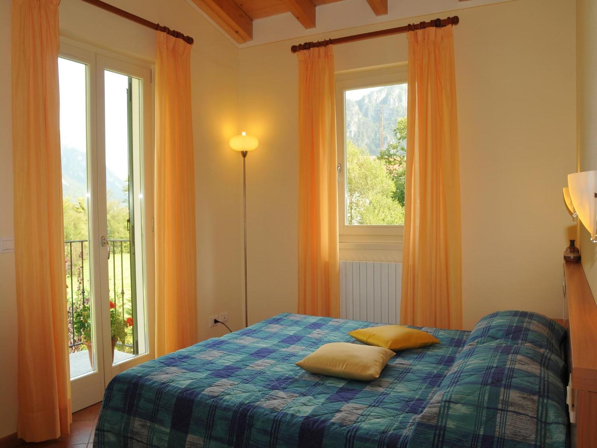 Spacious Apartment In Idro With Shared Pool Crone Luaran gambar