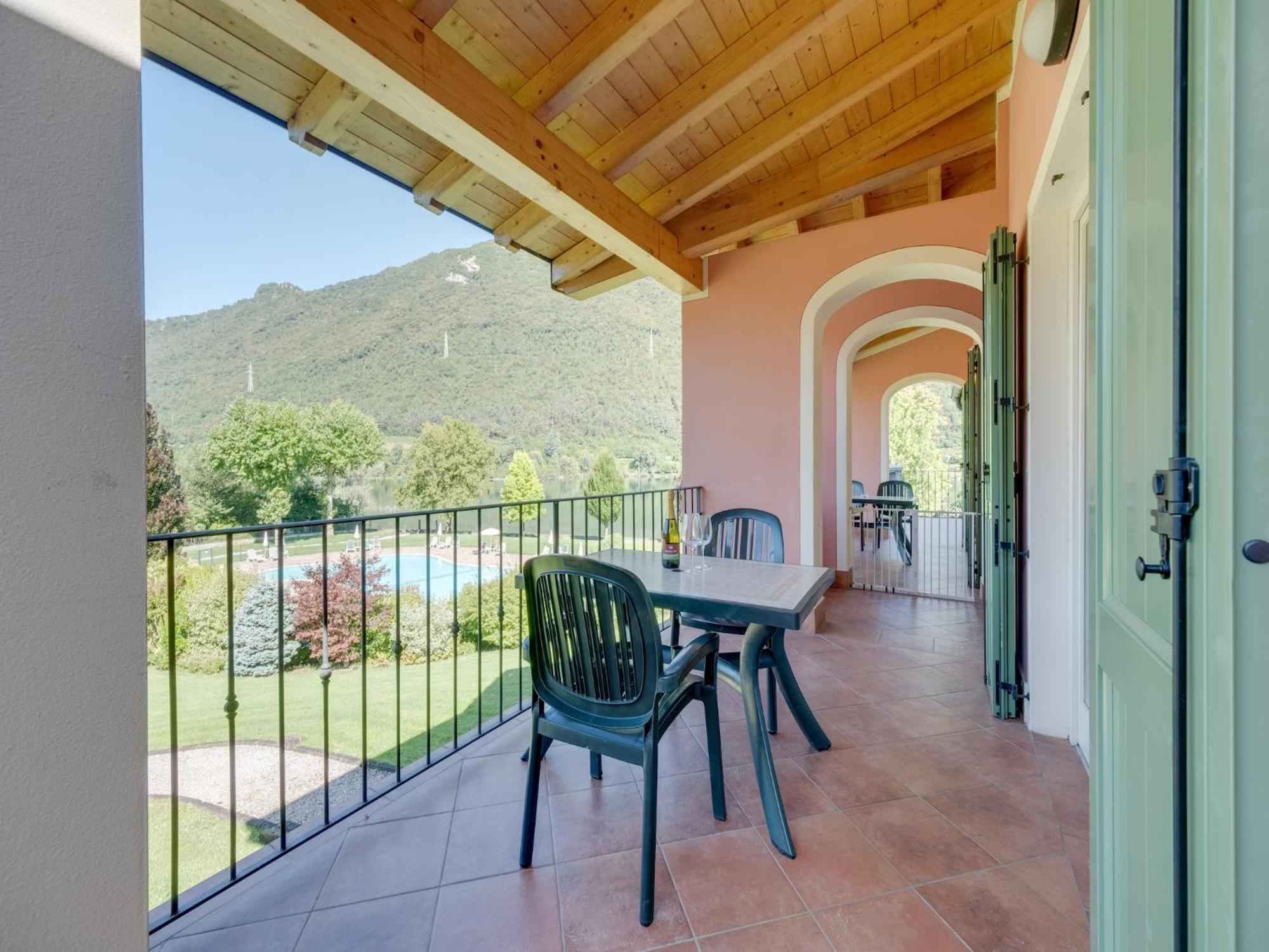 Spacious Apartment In Idro With Shared Pool Crone Luaran gambar