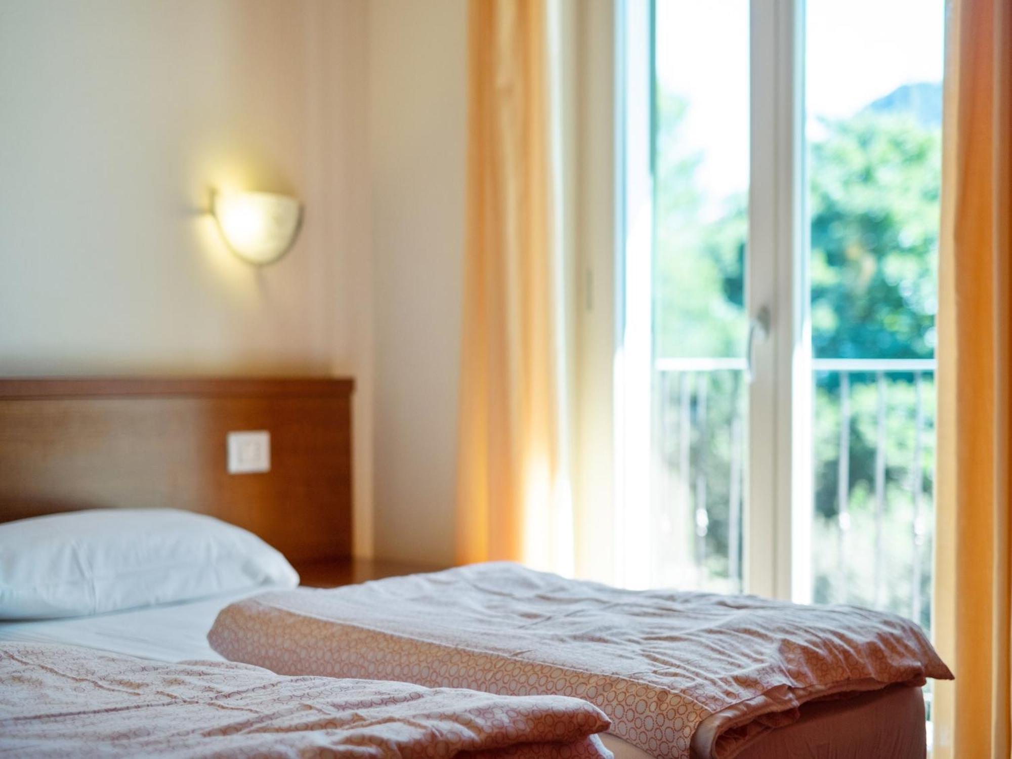 Spacious Apartment In Idro With Shared Pool Crone Luaran gambar