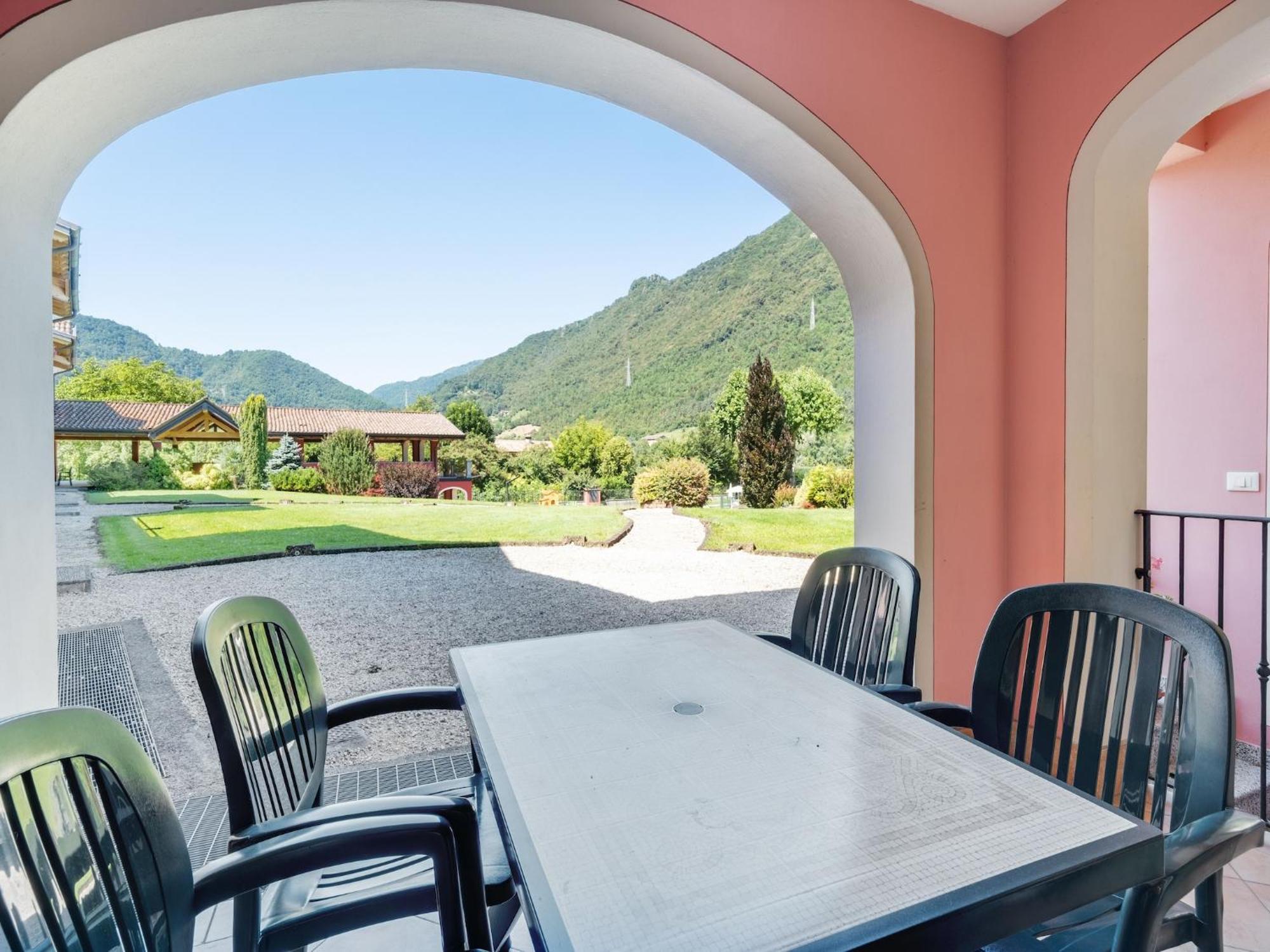 Spacious Apartment In Idro With Shared Pool Crone Luaran gambar