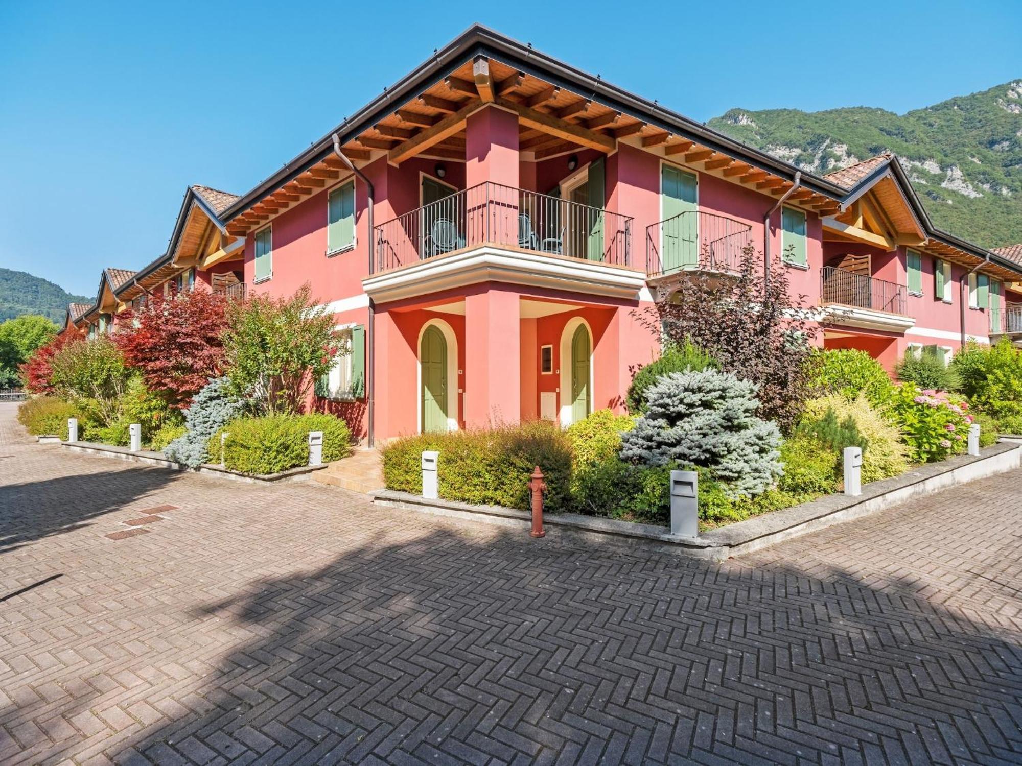 Spacious Apartment In Idro With Shared Pool Crone Luaran gambar